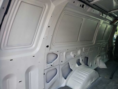 Used 2005 Ford E-350 and Econoline 350 Extended Super Duty RWD image 28