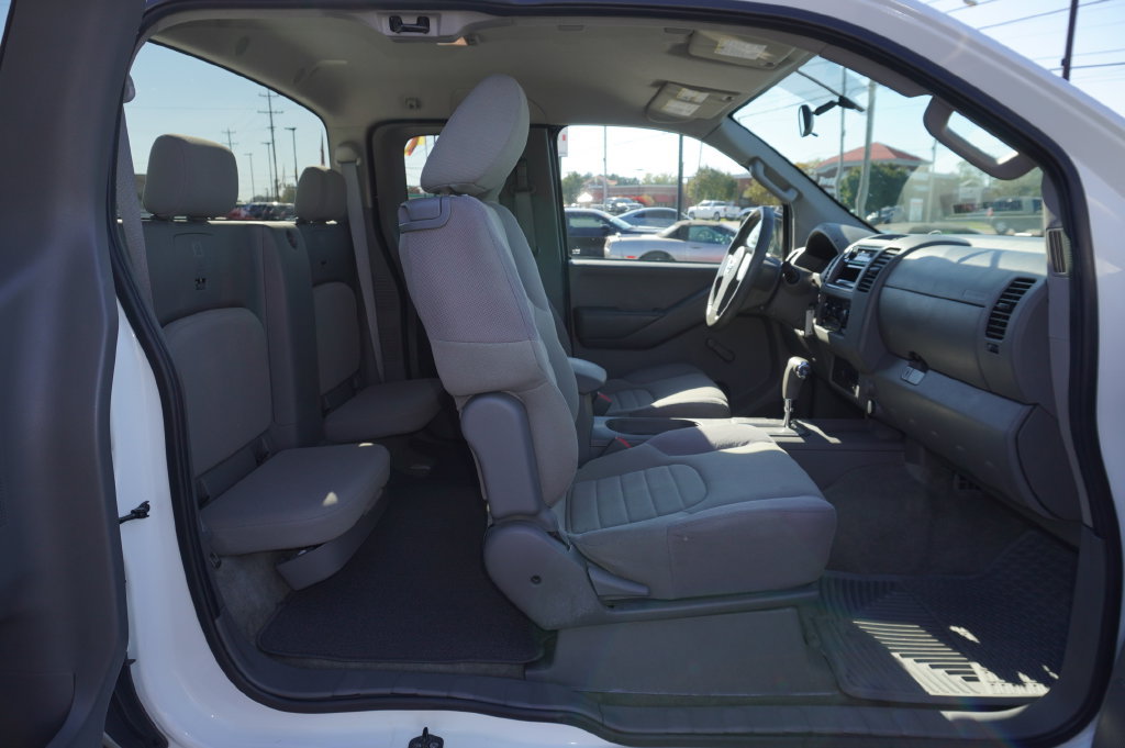 Used 2013 Nissan Frontier S RWD image 29