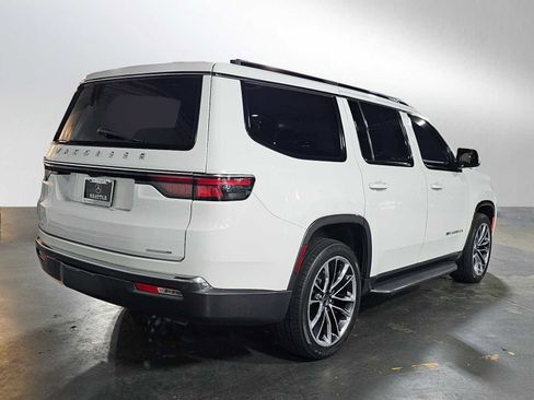 Used 2022 Jeep Wagoneer Series II w/ Premium Group I AWD/4WD image 3
