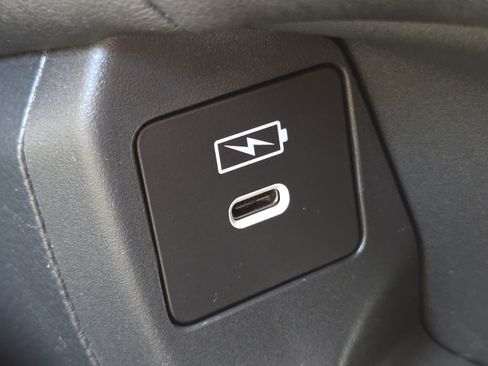 Used 2025 Honda HR-V LX image 9