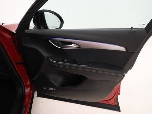 Certified 2025 Buick Envision Sport Touring image 24