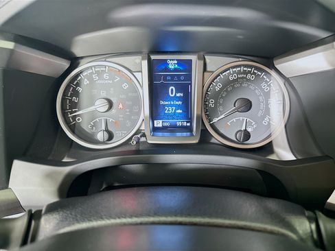 Used 2022 Toyota Tacoma SR5 RWD image 19