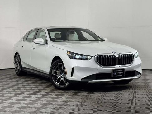 Used 2026 BMW 530i xDrive w/ Premium Package AWD/4WD image 1