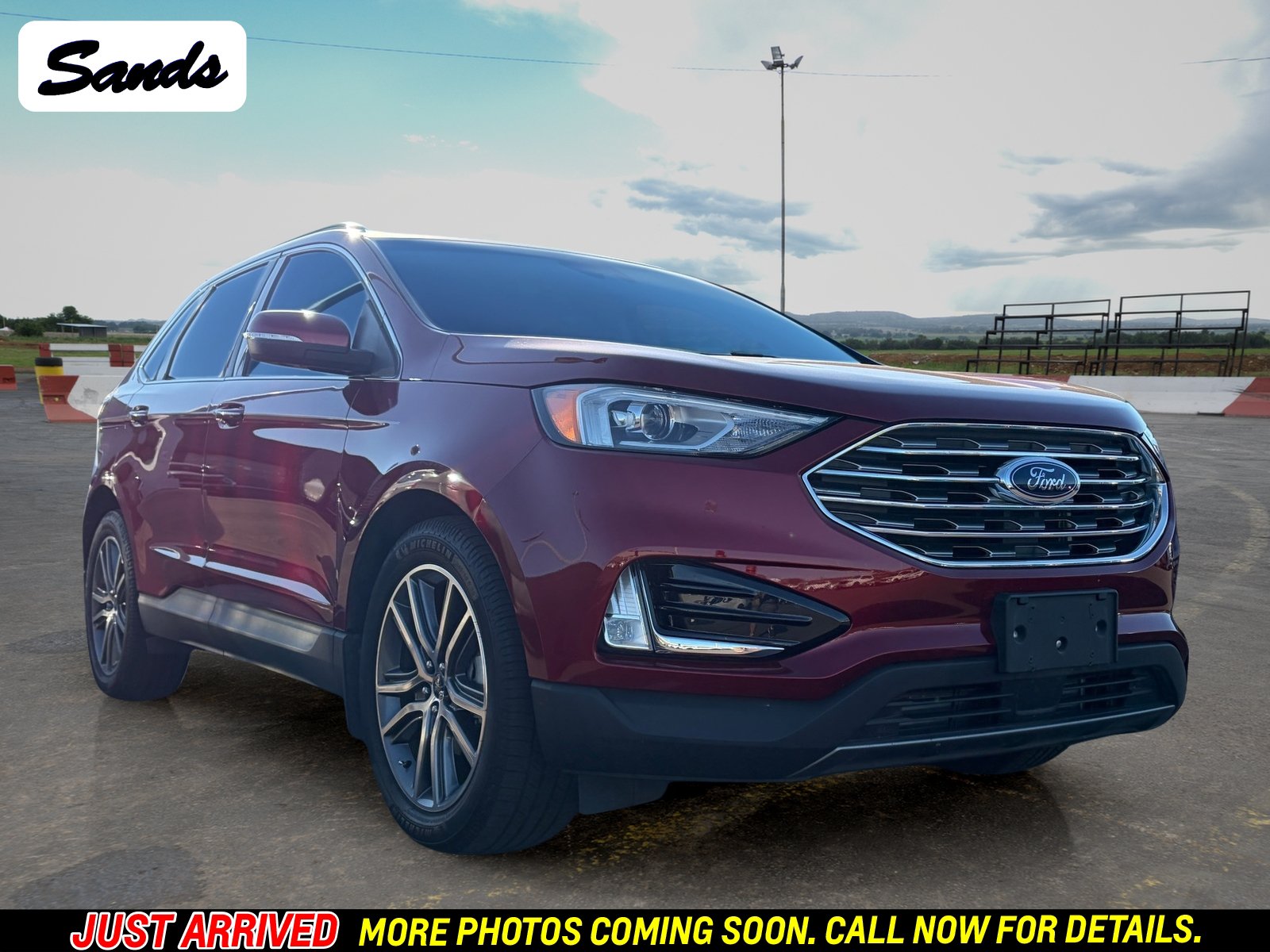 Used 2019 Ford Edge Titanium FWD image 1