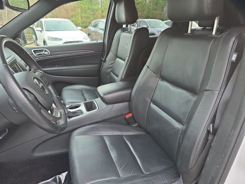 Used 2018 Jeep Grand Cherokee Limited image 15