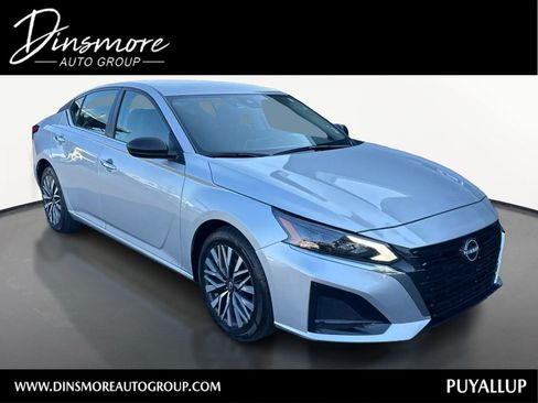 Used 2024 Nissan Altima 2.5 SV FWD image 1