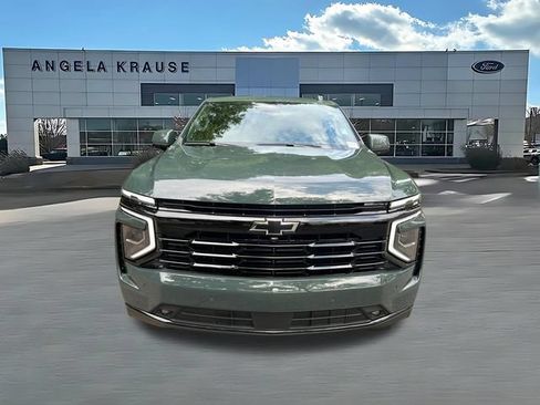 Used 2025 Chevrolet Suburban RST w/ RST Capability Package AWD/4WD image 2