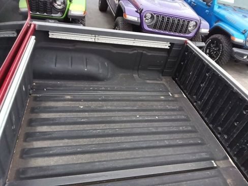 Used 2012 Nissan Frontier SV w/ SV Premium Utility Pkg image 16