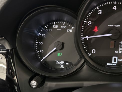 Certified 2025 Porsche Macan image 54