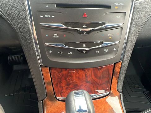 Used 2015 Lincoln MKS Sedan 4D w/ Equipment Group 101A image 18