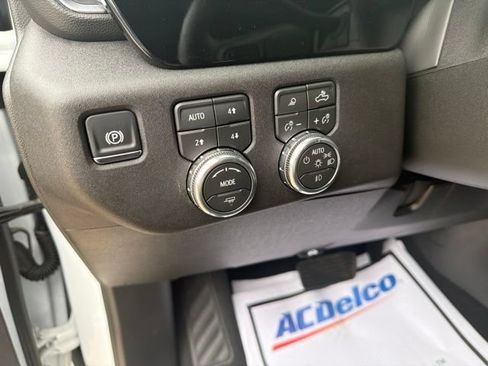 Used 2026 GMC Sierra 3500 SLT w/ SLT Convenience Package AWD/4WD image 15