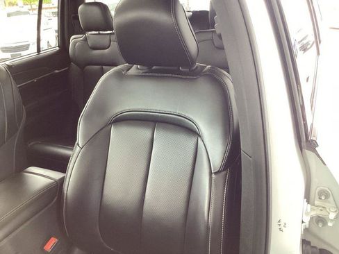 Used 2024 Jeep Grand Cherokee L Limited w/ Luxury Tech Group II AWD/4WD image 12