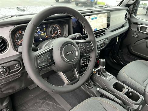 New 2025 Jeep Gladiator Sport image 27
