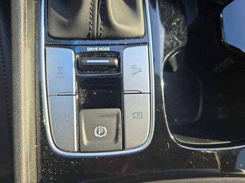 Used 2025 Hyundai Santa Cruz Limited image 12