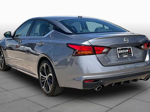 Used 2024 Nissan Altima 2.5 SR FWD image 12