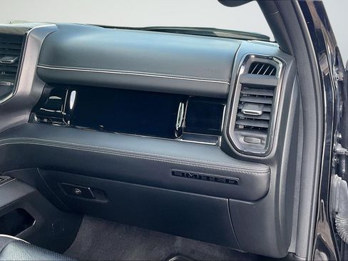 Used 2025 RAM 1500 Limited w/ Off Road Group AWD/4WD image 17