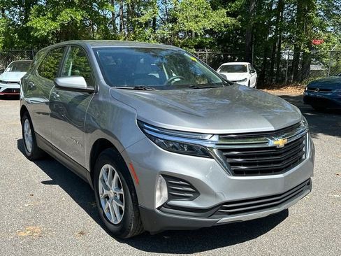 Used 2023 Chevrolet Equinox LT w/ LPO, Floor Liner Package FWD image 3