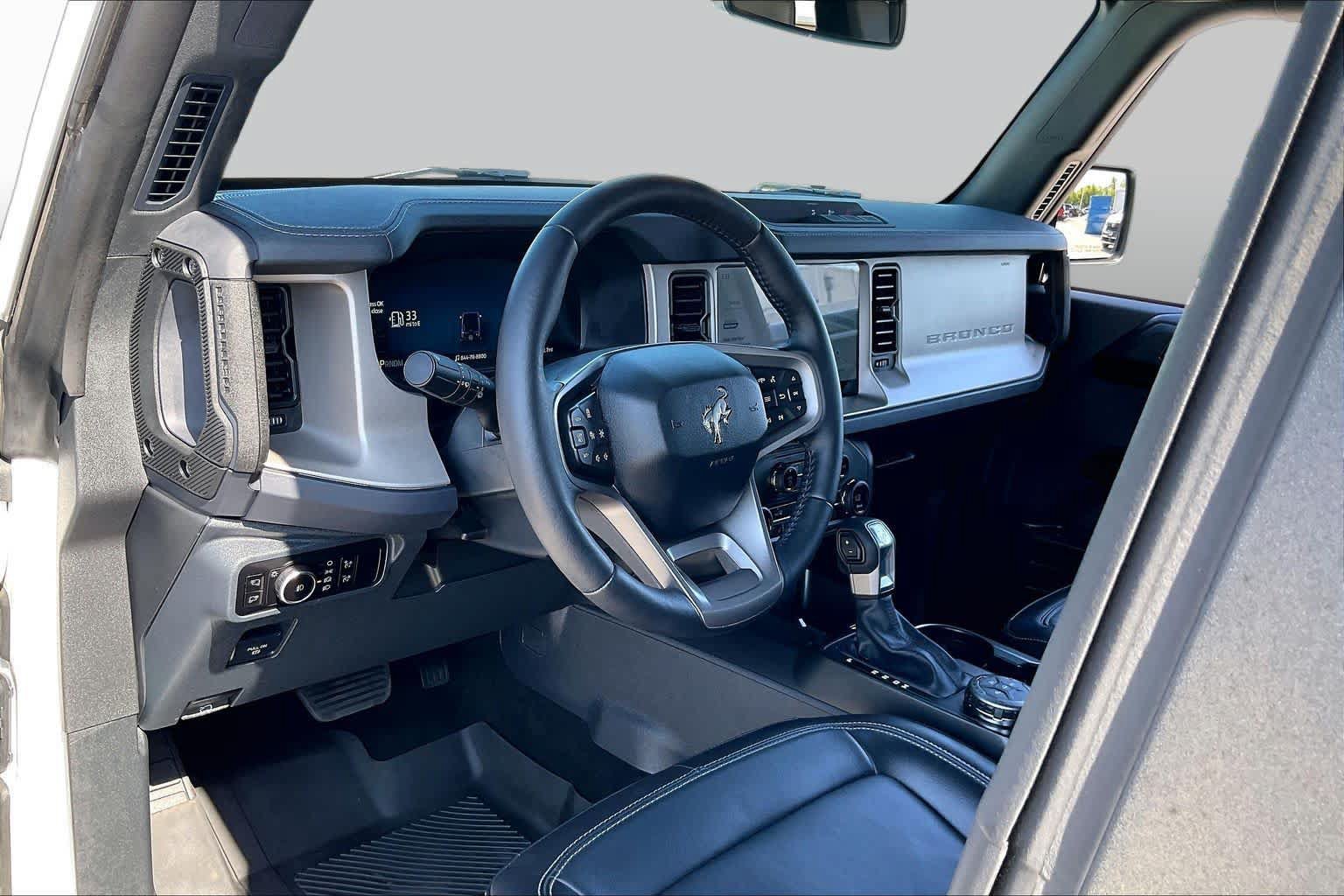 Used 2025 Ford Bronco Outer Banks AWD/4WD image 15