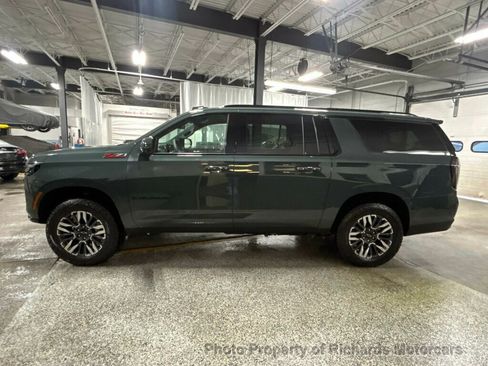 Used 2026 Chevrolet Suburban Z71 w/ Comfort Package image 6