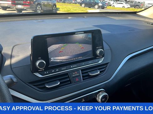 Used 2024 Nissan Altima 2.5 S FWD image 18