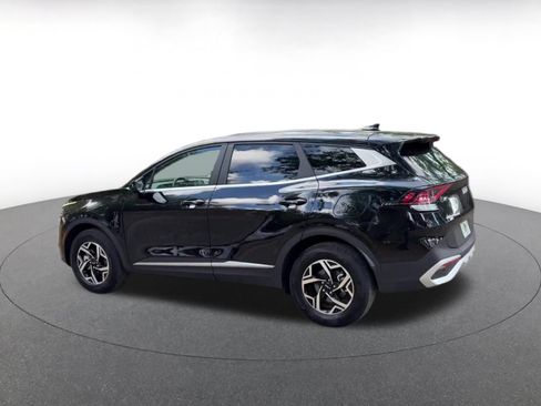 Used 2025 Kia Sportage LX AWD/4WD image 10