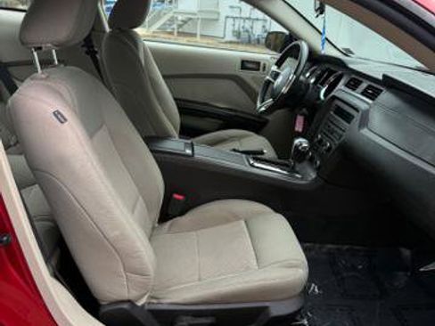 Used 2010 Ford Mustang Coupe image 12