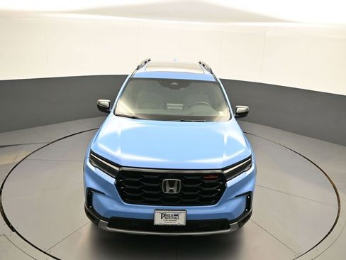 Used 2025 Honda Pilot TrailSport image 37