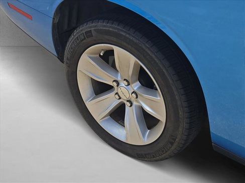 Used 2023 Dodge Challenger SXT image 18