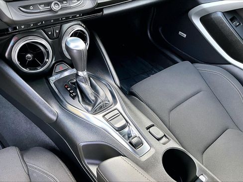 Certified 2024 Chevrolet Camaro LT w/ Technology Package image 21