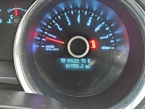 Used 2014 Ford Mustang Convertible image 17