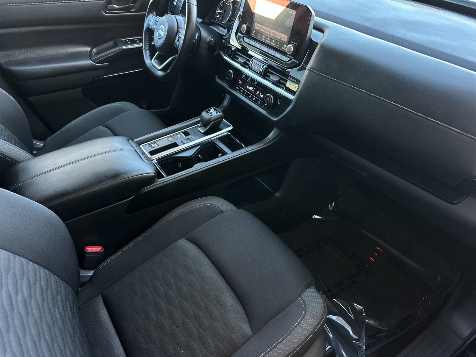 Used 2025 Nissan Pathfinder SV FWD image 16