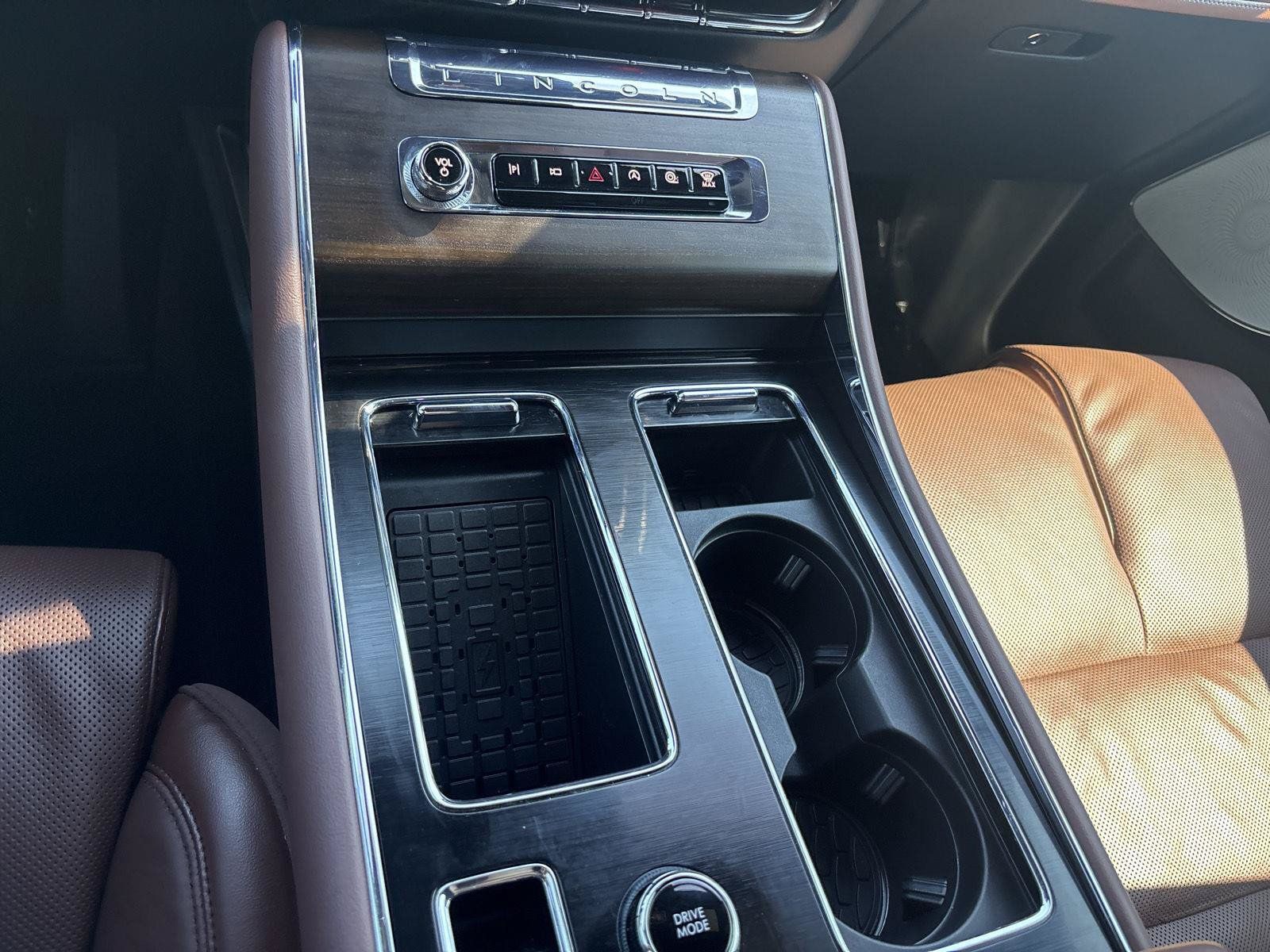 Used 2025 Lincoln Aviator Reserve w/ Luxury Package RWD image 37