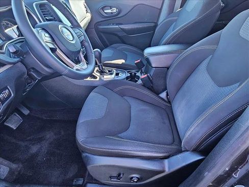 Used 2016 Jeep Cherokee Latitude w/ Comfort & Sound Group image 14