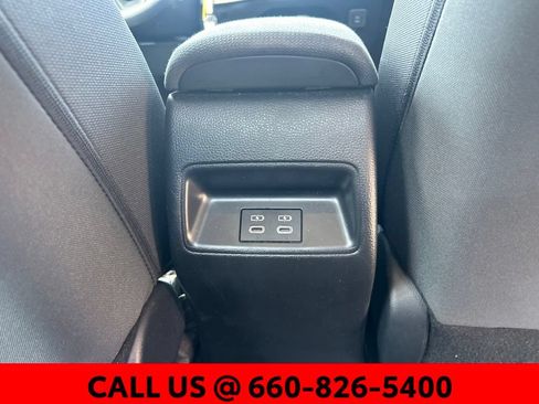 Used 2025 Toyota Corolla LE FWD image 10
