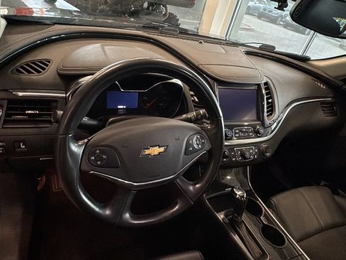 Used 2019 Chevrolet Impala LT FWD image 33