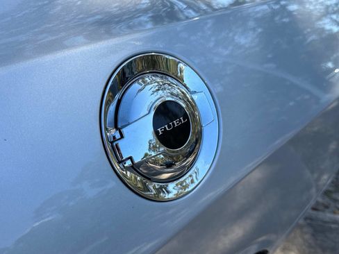 Used 2019 Dodge Challenger SXT image 11