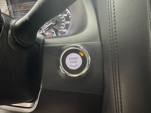 Used 2024 Nissan Armada SL w/ Captain's Chairs Package image 25