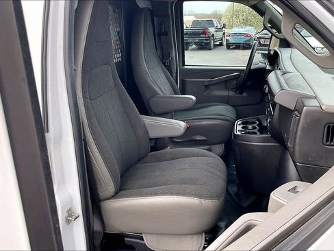 Used 2024 GMC Savana 2500 w/ Driver Convenience Package image 28