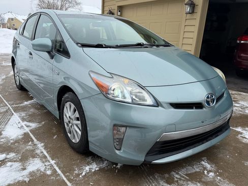 Used 2013 Toyota Prius Plug-In Hybrid image 5