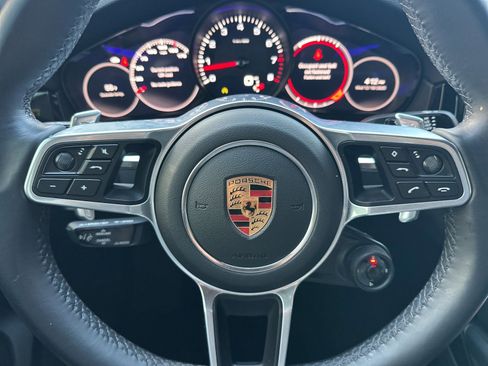 Used 2023 Porsche Cayenne Platinum Edition image 23