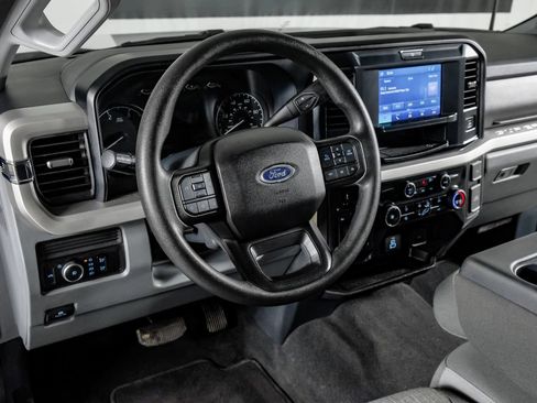 Used 2025 Ford F350 XLT AWD/4WD image 16