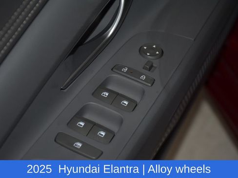 Used 2025 Hyundai Elantra SEL FWD image 26