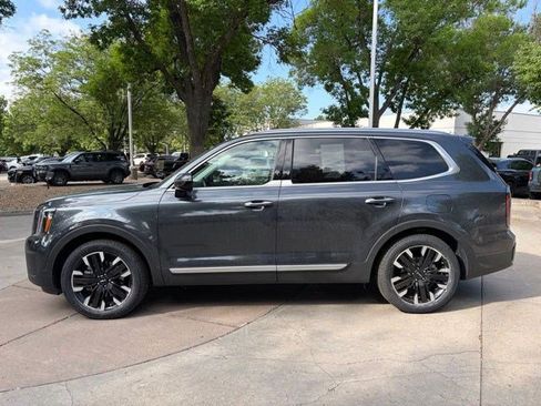 Used 2024 Kia Telluride SX Prestige w/ Towing Package AWD/4WD image 2