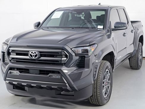 Used 2025 Toyota Tacoma SR5 image 47