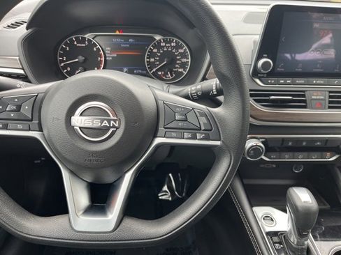 Used 2023 Nissan Altima 2.5 SV image 19