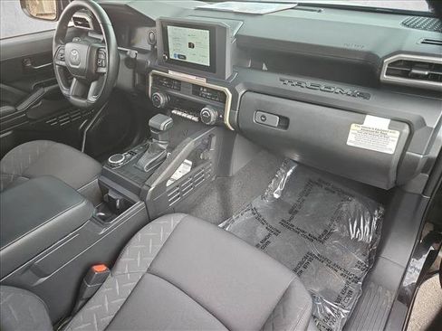 Certified 2026 Toyota Tacoma SR w/ SR Upgrade Package AWD/4WD image 27