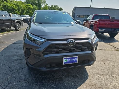 Used 2024 Toyota RAV4 LE AWD/4WD image 9