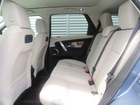Used 2023 Land Rover Discovery Sport SE AWD/4WD image 6