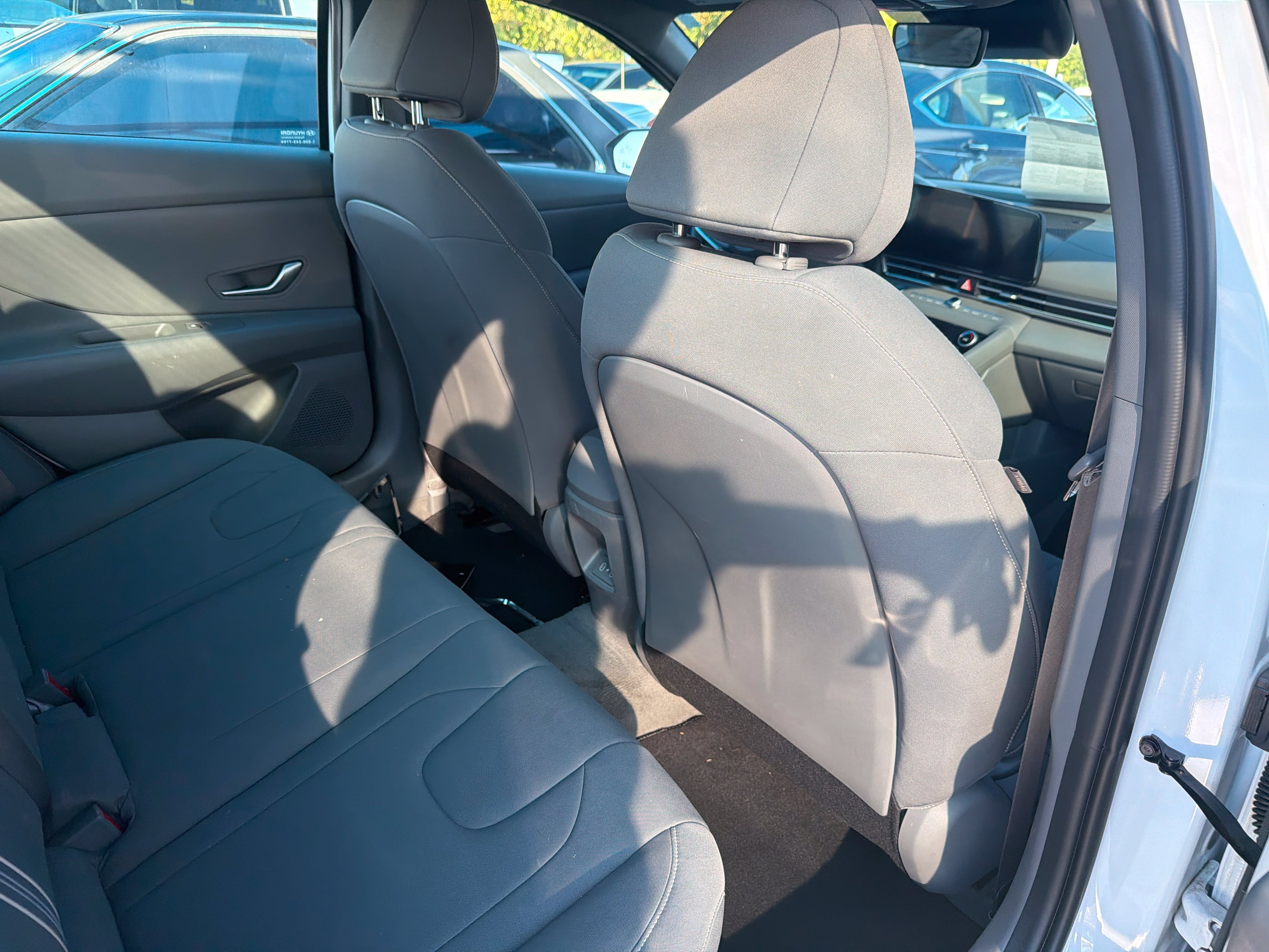 Used 2024 Hyundai Elantra SEL FWD image 10