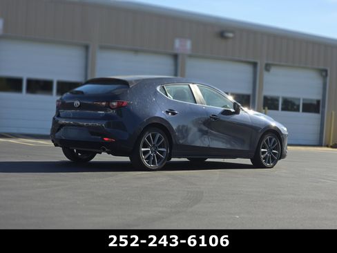 Used 2023 MAZDA MAZDA3 s FWD image 7